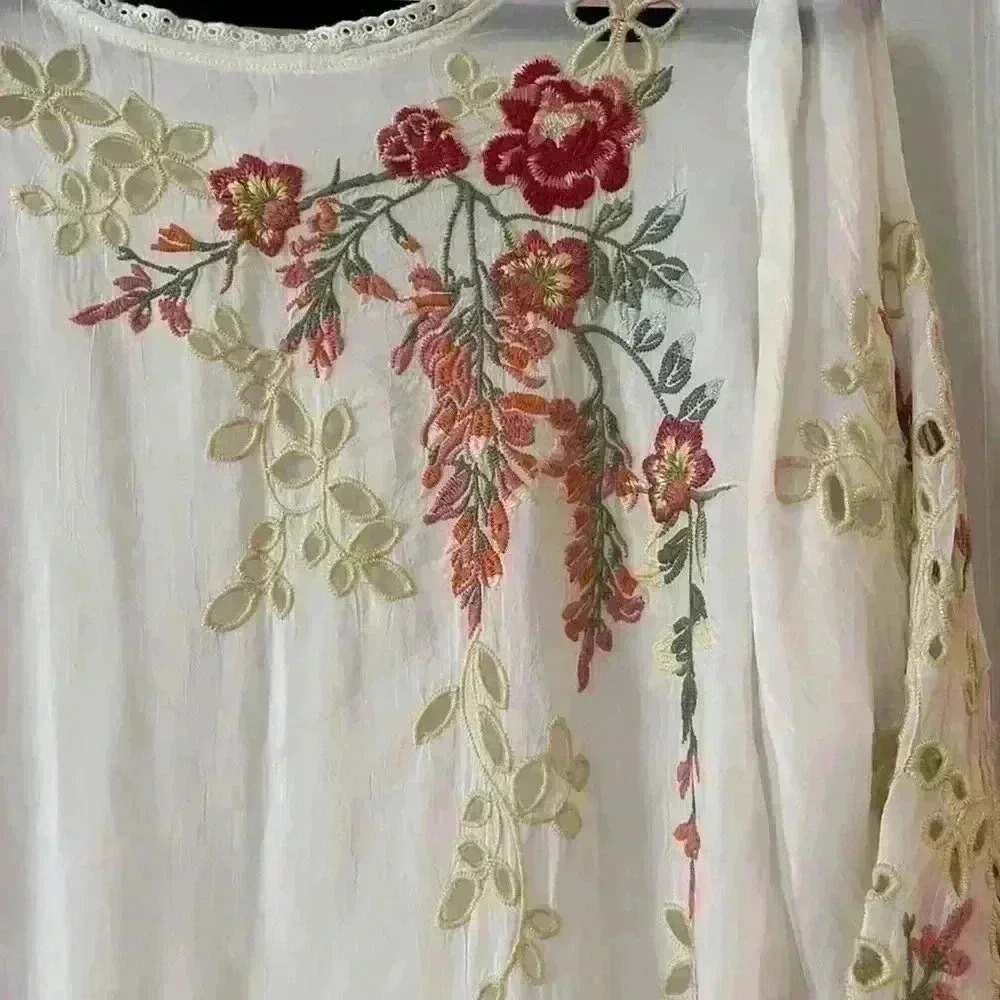 Johnny Was Belina Tunic White Floral Embroidered Top eyelet details - Picture 4 of 16